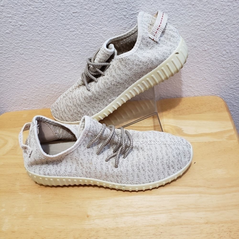 Wild Diva sneakers,  8.5, tan